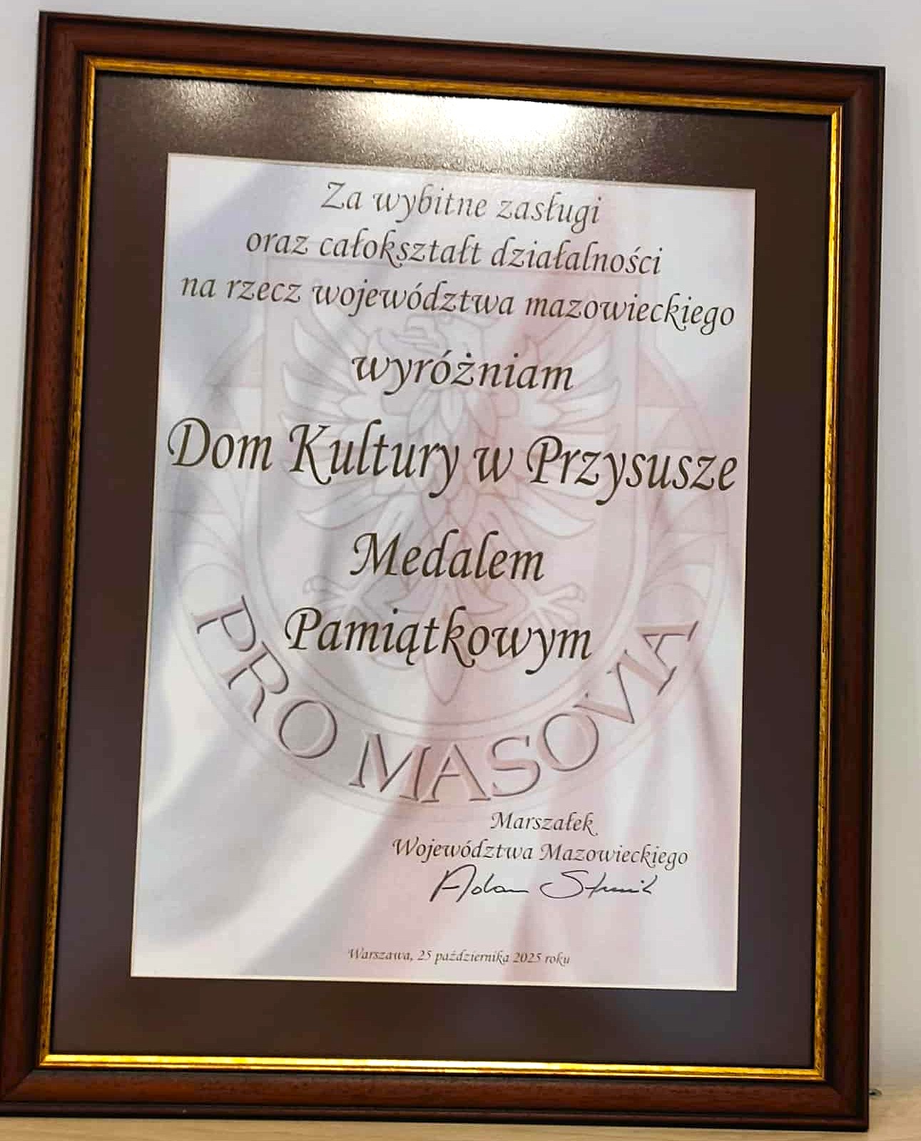 55 lecie Domu Kultury w Przysusze Zdjęcie dyplomu pamiątkowego.